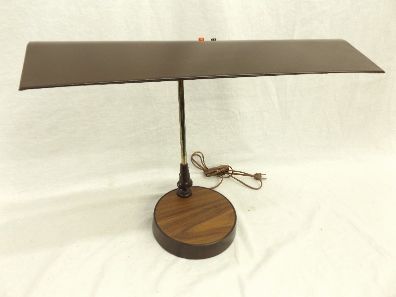lot 180 image: Vintage Mid Century Modern Desk Lamp
