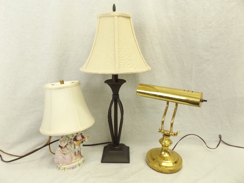 lot 181 image: 3 Table and Desk Lamps