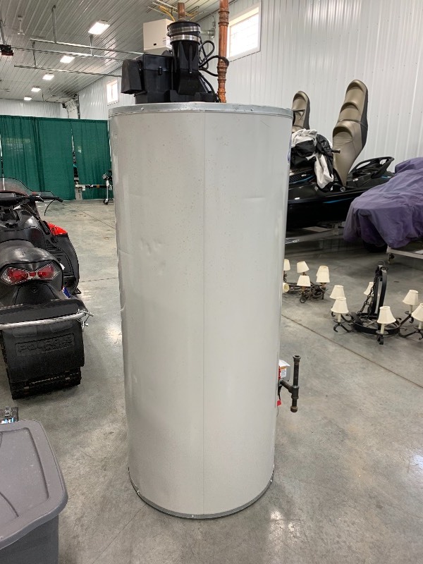 lot 6 image: BRADFORD WHITE CORPORATION 75 GALLON WATER HEATER