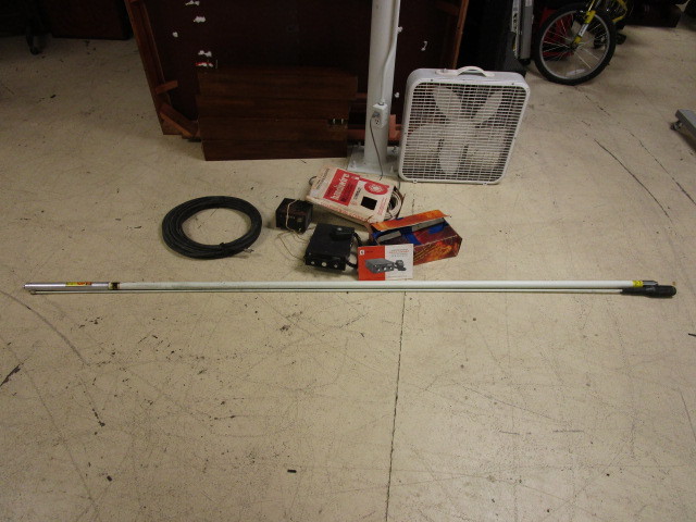 lot 309 image: CITIZEN BAND RADIO WITH ANTENNA