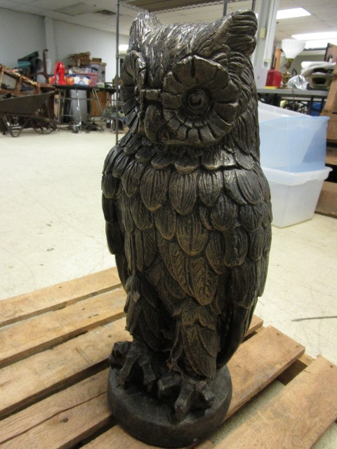 lot 319 image: OWL STATUE