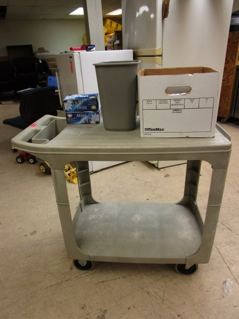 lot 334 image: RUBBERMAID TRANSPORT CART, MINI-LIGHTS AND ASSORTED OFFICE SUPPLIES