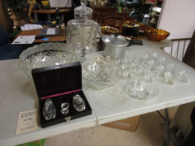 lot 337 image: GLASS PUNCH SERVING WARE, PRESSURE COOKER AND CRYSTAL SALT AND PEPPER SHAKERS