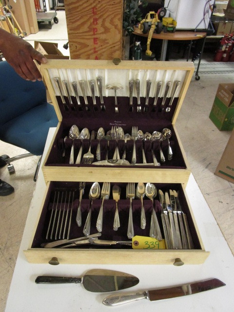 lot 339 image: PRESTIGE FLATWARE SERVICE FOR TWELVE