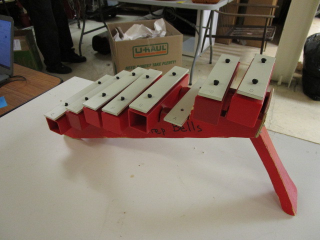lot 340 image: BASIC BEAT EIGHT BELL STEP LADDER