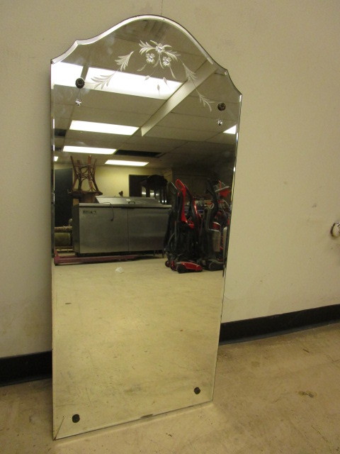 lot 344 image: VINTAGE PLATE GLASS MIRROR