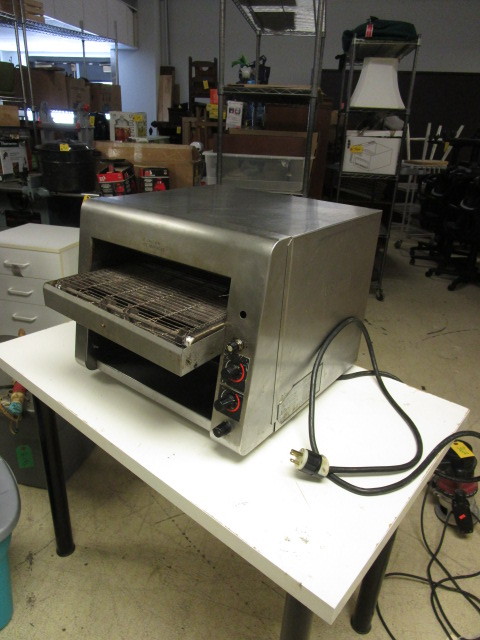 lot 361 image: HOLMAN CONVEYOR TOASTER