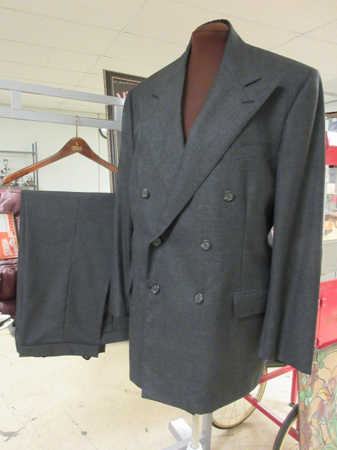 lot 403 image: RALPH LAUREN POLO SUIT
