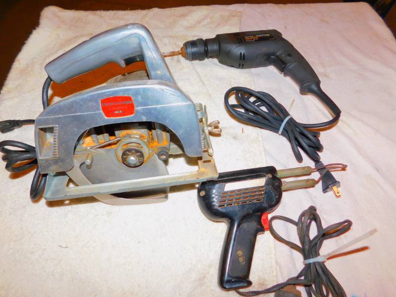 lot 21 image: Misc. Tools