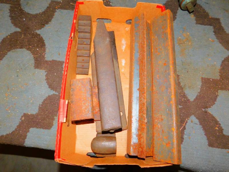 lot 26 image: Metal Items