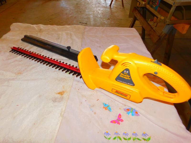 lot 27 image: Hedge Trimmer