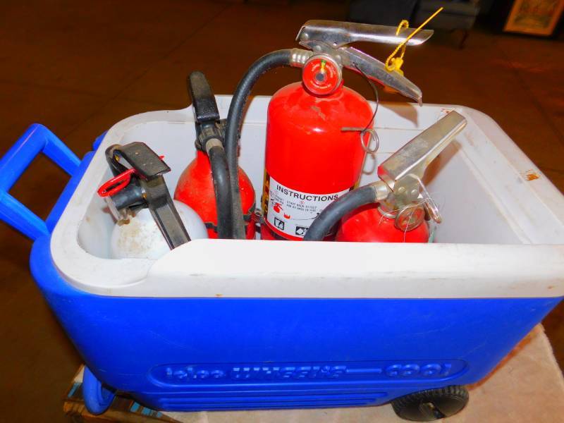 lot 39 image: 4 Fire Extinguisher and Cooler