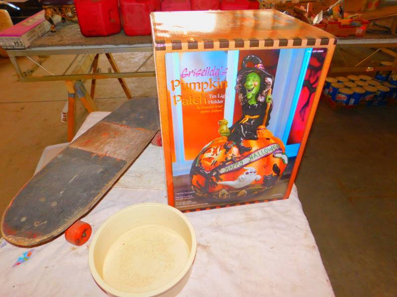 lot 53 image: Misc. Items