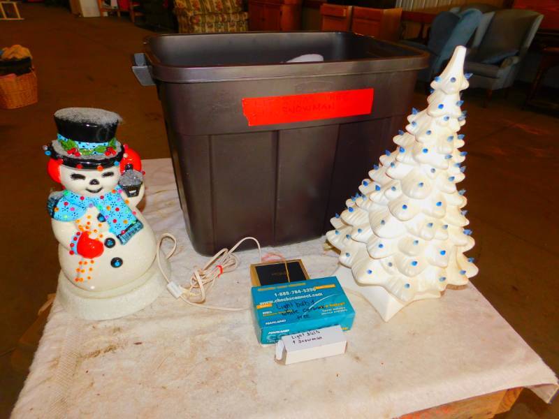 lot 57 image: Light up Snowman And Small Christmas Tree