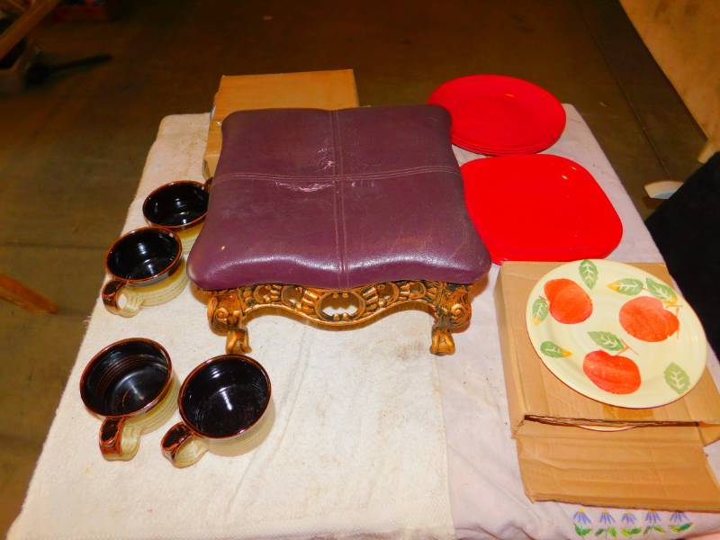 lot 60 image: Lot Of Misc Items