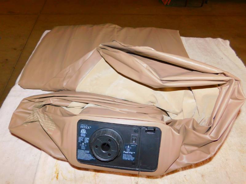 lot 65 image: Air Mattress Bed
