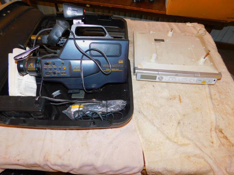 lot 76 image: Vintage VHS Movie Camera
