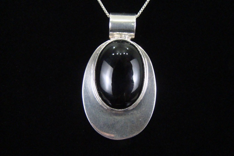 .925 Sterling Silver Black Onyx Cabochon Pendant Necklace