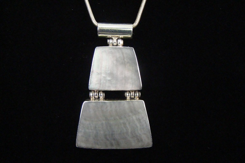 .925 Sterling Silver Black Mother of Pearl Hinged Pendant Necklace