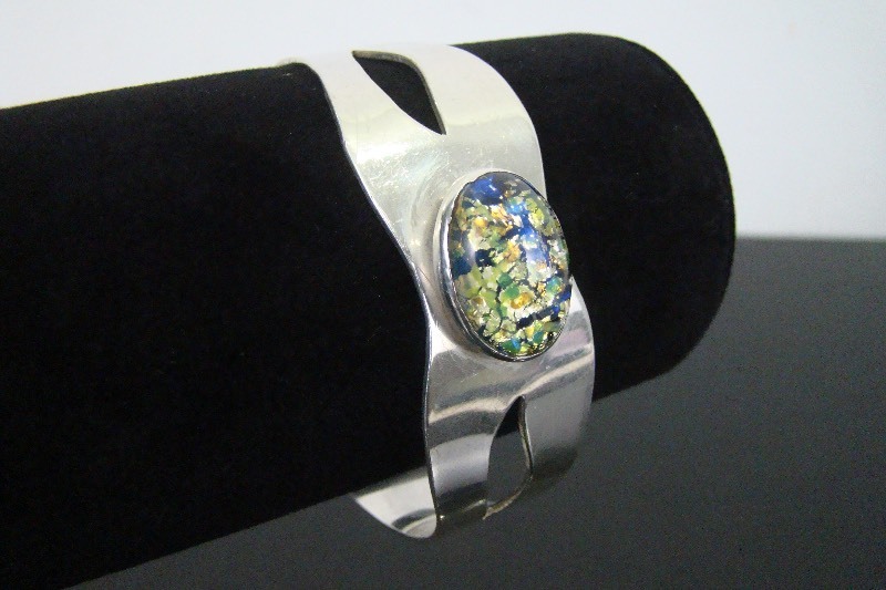 .925 Sterling Silver Green Crackled Glass Cabochon Cuff Bracelet