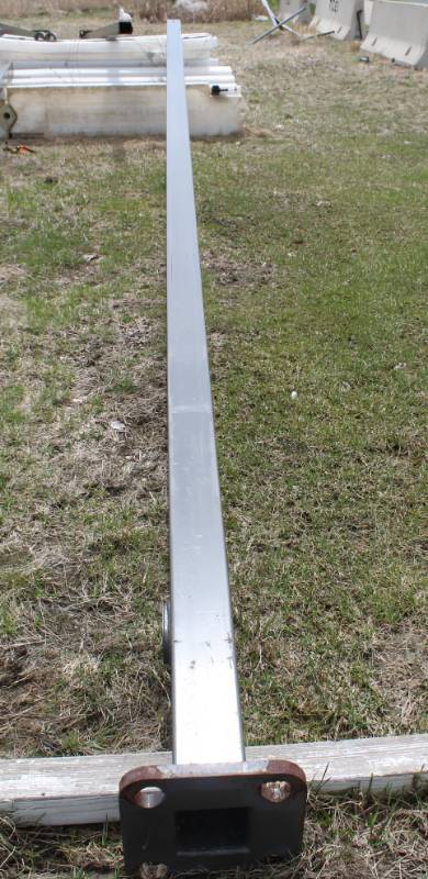 lot 13 image: Light Pole Heavy Duty Steel Construction Commercial grade