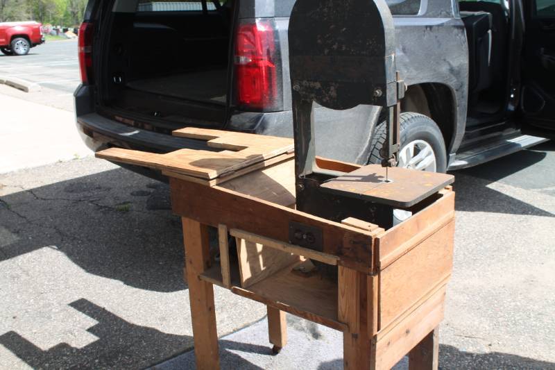 lot 32 image: Band Saw Home Built