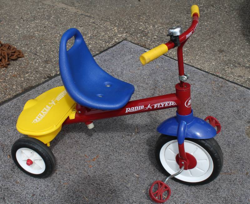 lot 39 image: Radio Flyer Trike