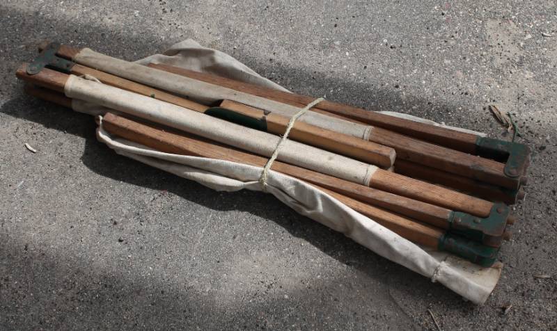 lot 43 image: Folding Wood Frame Canvas Cot
