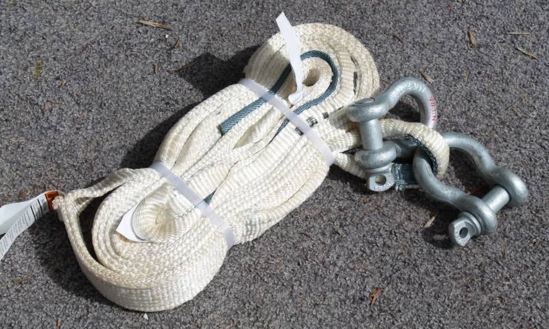 lot 44 image: Heavy Duty 30 Ft Two Strap With 2 C-Clamps
