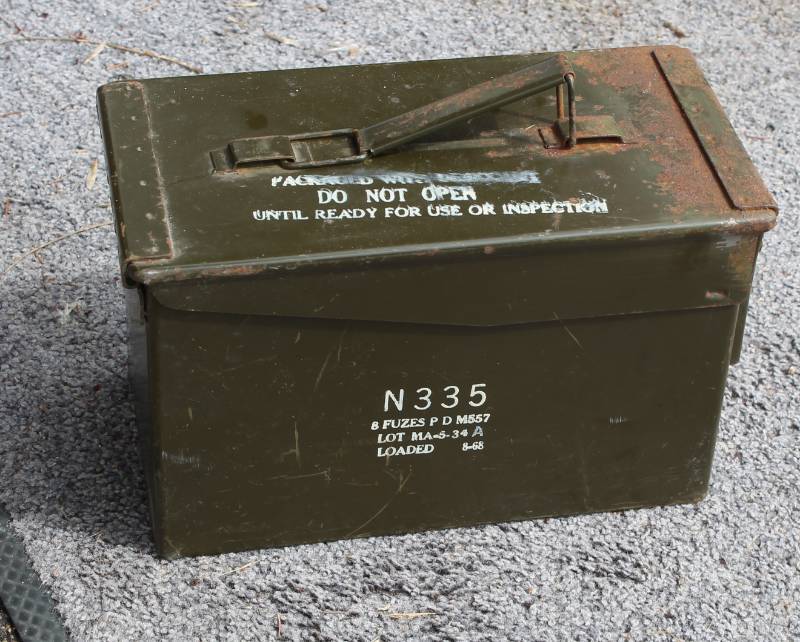 lot 82 image: Steel Army Shell Box