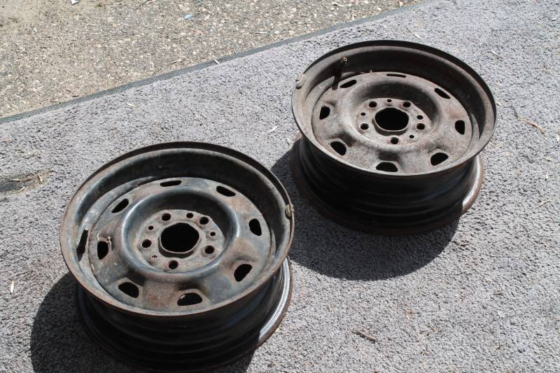 lot 89 image: 15 5 Hole Steel Rims Lot Of 2 Rims