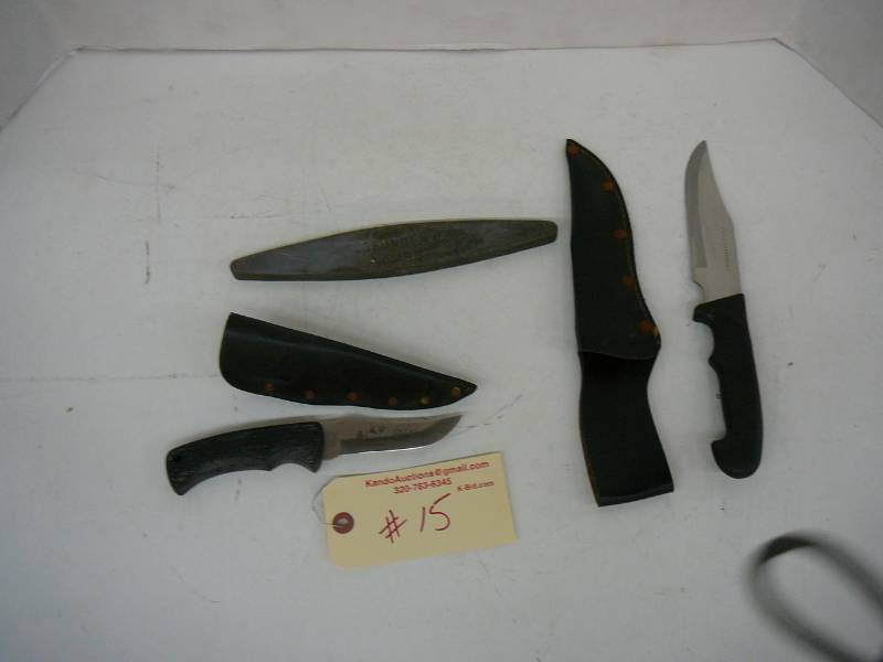 lot 15 image: Hunting Knives