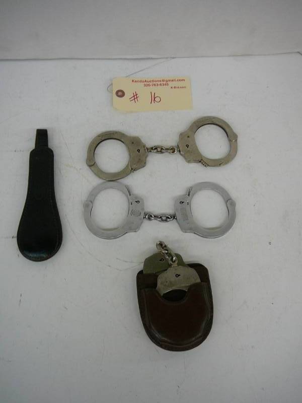 lot 16 image: Law Enforcement Items