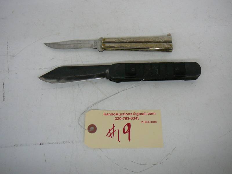 lot 19 image: Knives