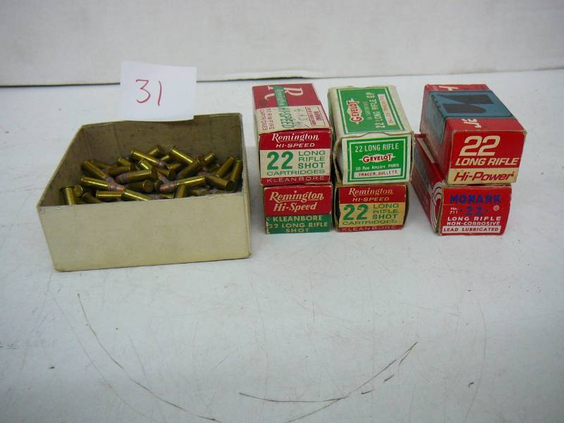 lot 31 image: 22 Shells