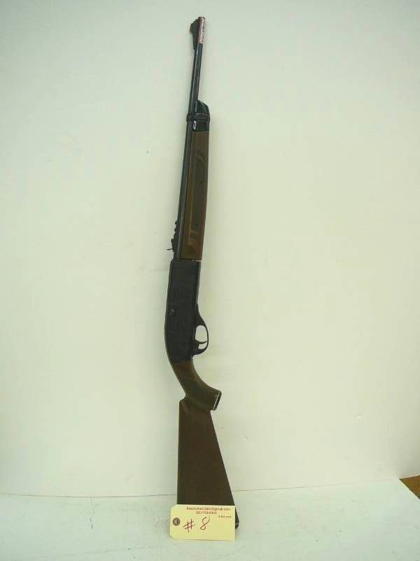 lot 8 image: Crosman 766 Air Rifle