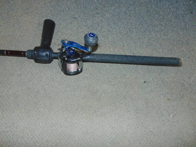 lot 9 image: Heavy Rod With Abu Garcia Open Face Reel