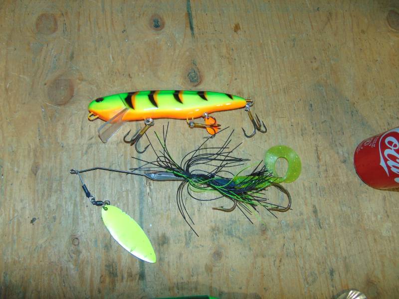 lot 28 image: Lot of Musky Tackle