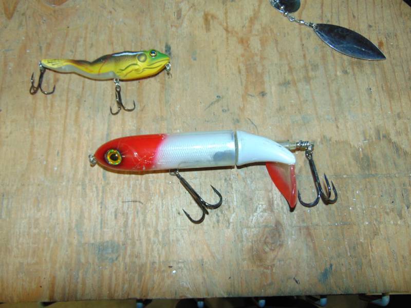 lot 31 image: Lot of Musky Tackle