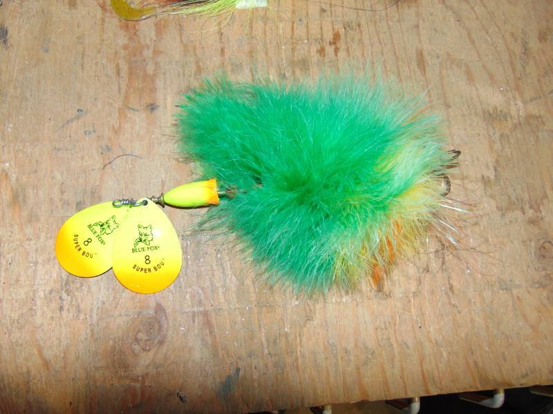 lot 32 image: Lot of Musky Tackle