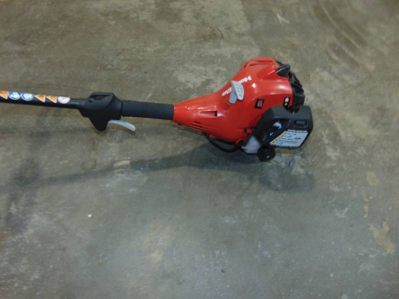 lot 53 image: Homelite String Trimmer
