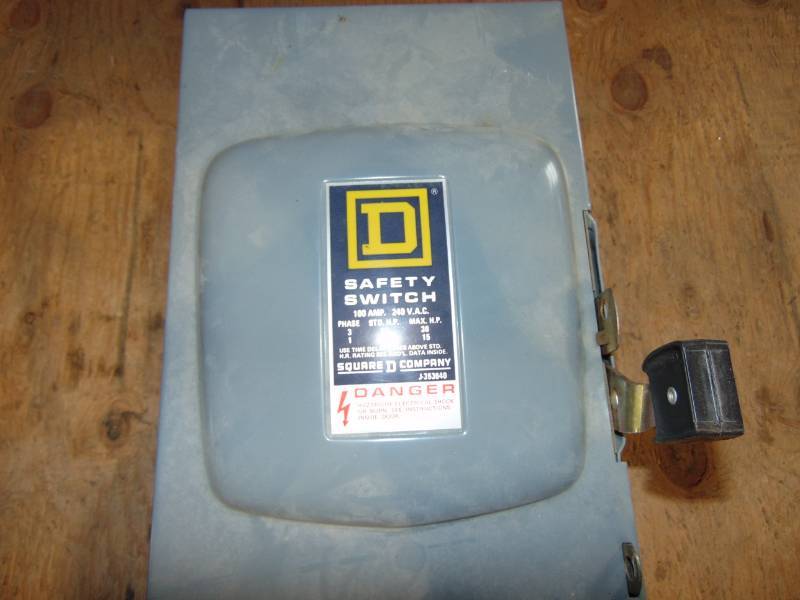 lot 62 image: Square D Company Safety Switch