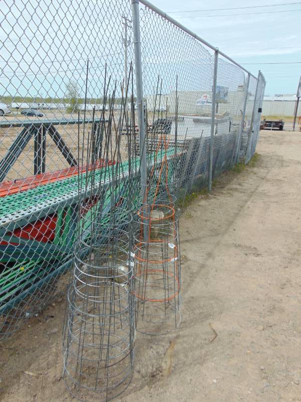 lot 89 image: Lot of Tomato Plant Wire Towers
