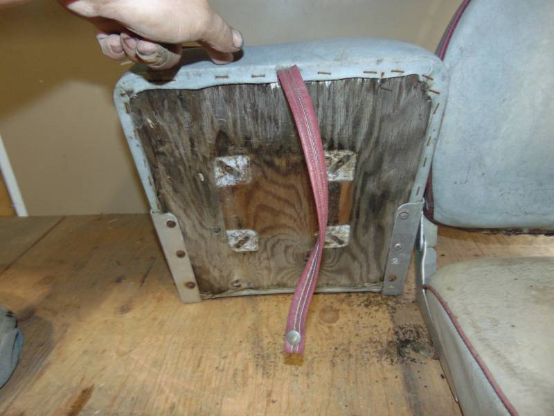 lot 96 image: (2) Padded Boat Seats