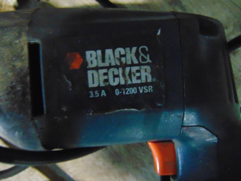 lot 129 image: Black & Decker Drill