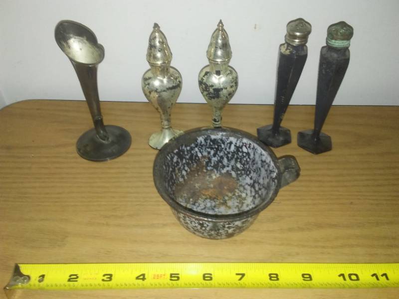 lot 25 image: 2 Pr. SP Shakers, and more