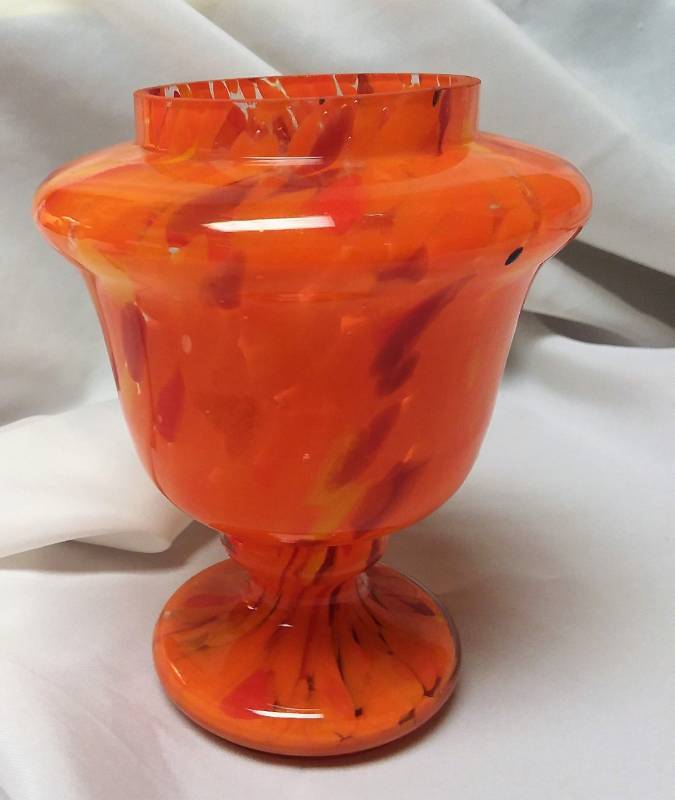 lot 154 image: Vintage Czech Ruckl  Spatter vase.  Orange, red and Yellow.