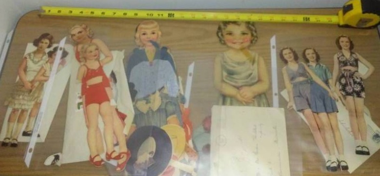 lot 59 image: Cutouts paper dolls - 5 sets.