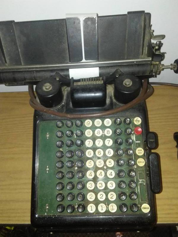 lot 84 image: Vintage electric adding machine, Burroughs