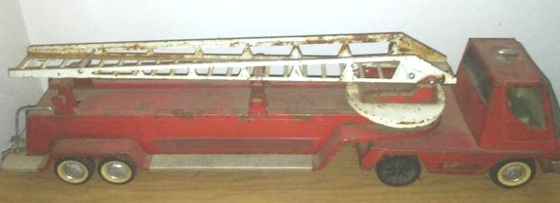 lot 92 image: 30 in Nylint fire truck ladder